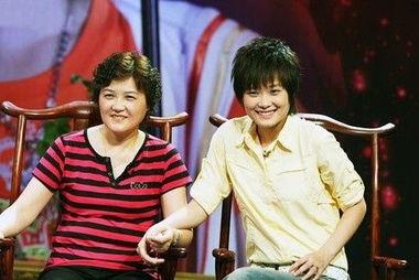 类似我的妈妈是大明星,我的爸爸是超级英雄