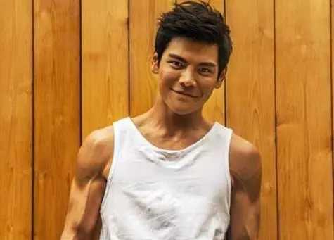 娱乐圈吃瓜背景图女男主